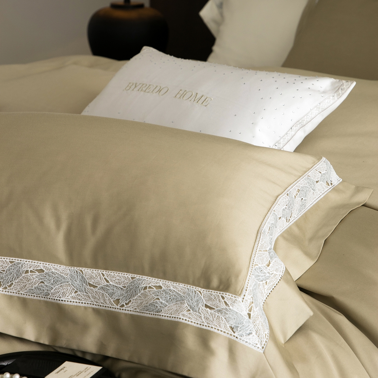 91家纺网 家纺一手货源 找家纺 蕾诺家纺 2026秋冬新品100支高定100S全棉四件套 棉森蔓-灰湖绿