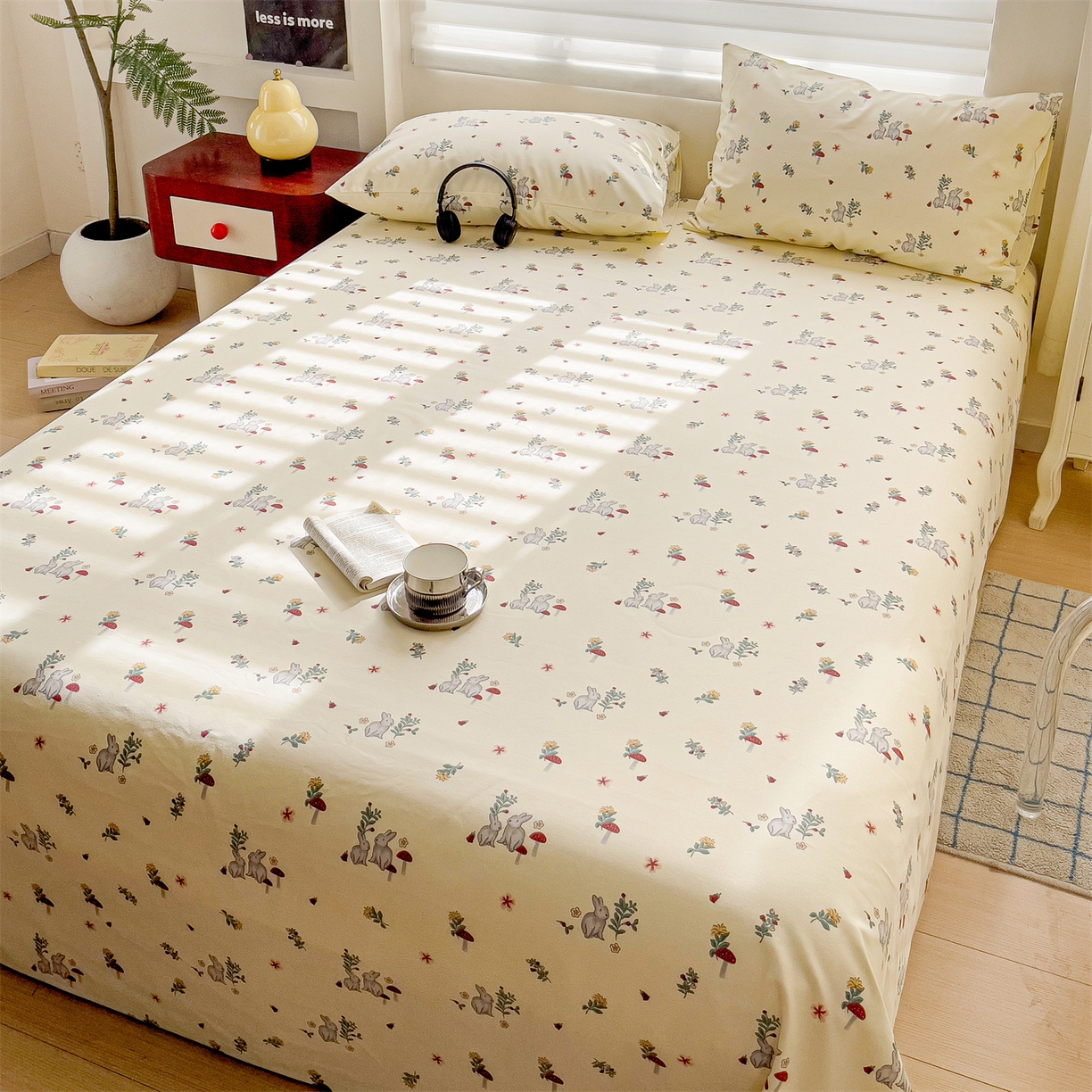 91家纺网 家纺一手货源 找家纺 名兮家居 2026新款全棉A类卡通简约时尚老粗布床单 花兔兔