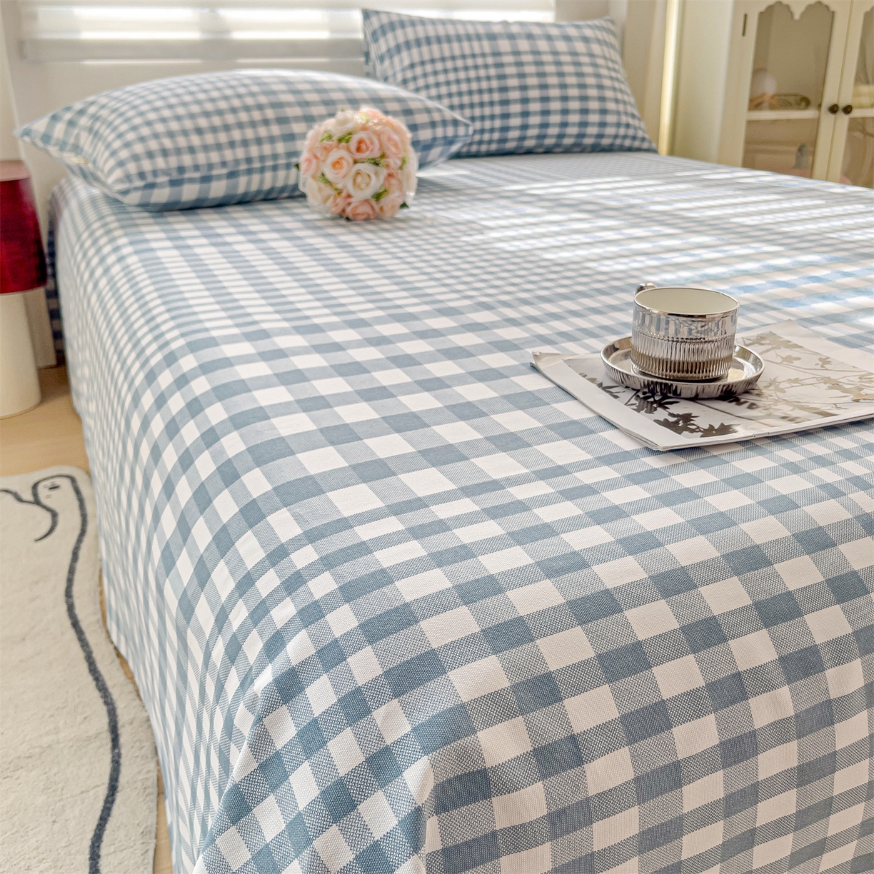 91家纺网 家纺一手货源 找家纺 名兮家居 2026新款全棉A类卡通简约时尚老粗布床单 蓝小格