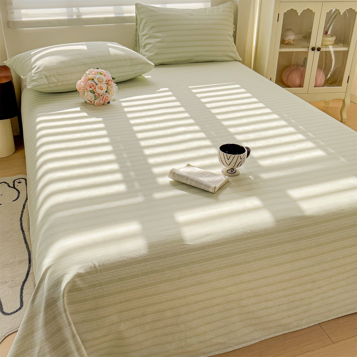 91家纺网 家纺一手货源 找家纺 名兮家居 2026新款全棉A类卡通简约时尚老粗布床单 条纹绿