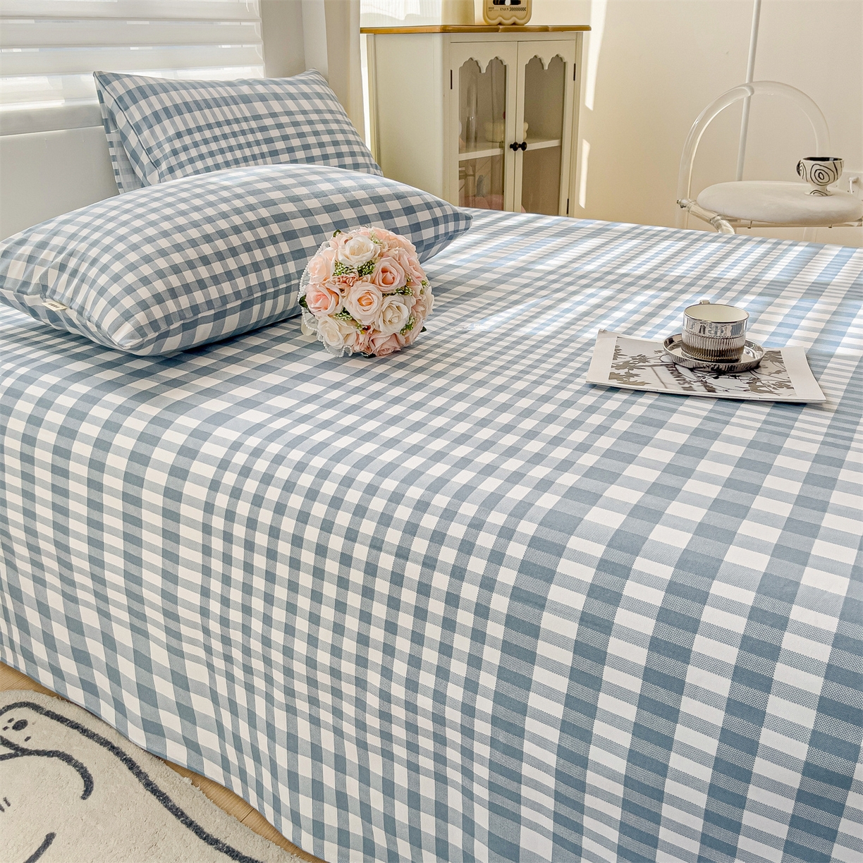 91家纺网 家纺一手货源 找家纺 名兮家居 2026新款全棉A类卡通简约时尚老粗布床单 蓝小格