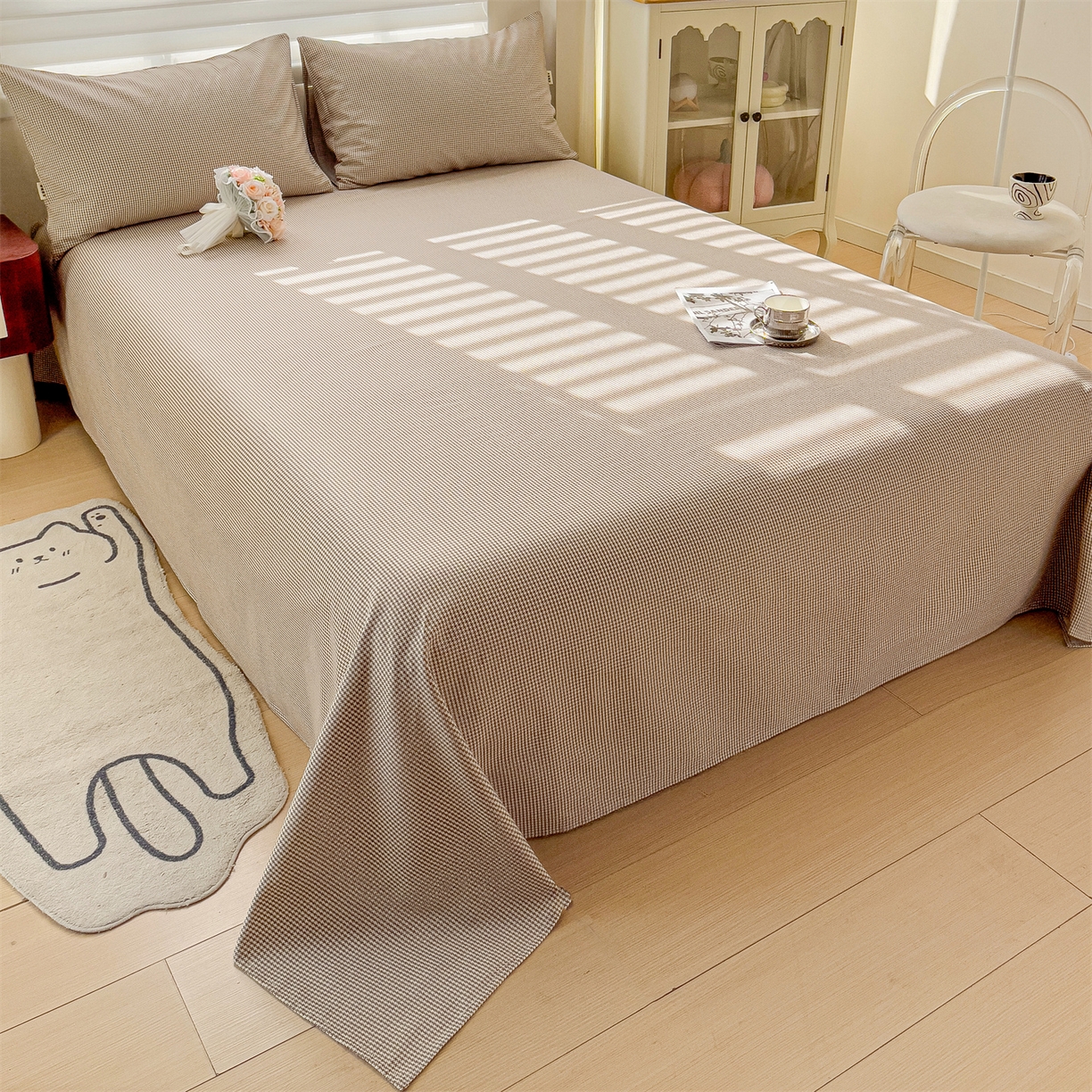 91家纺网 家纺一手货源 找家纺 名兮家居 2026新款全棉A类卡通简约时尚老粗布床单 千鸟格