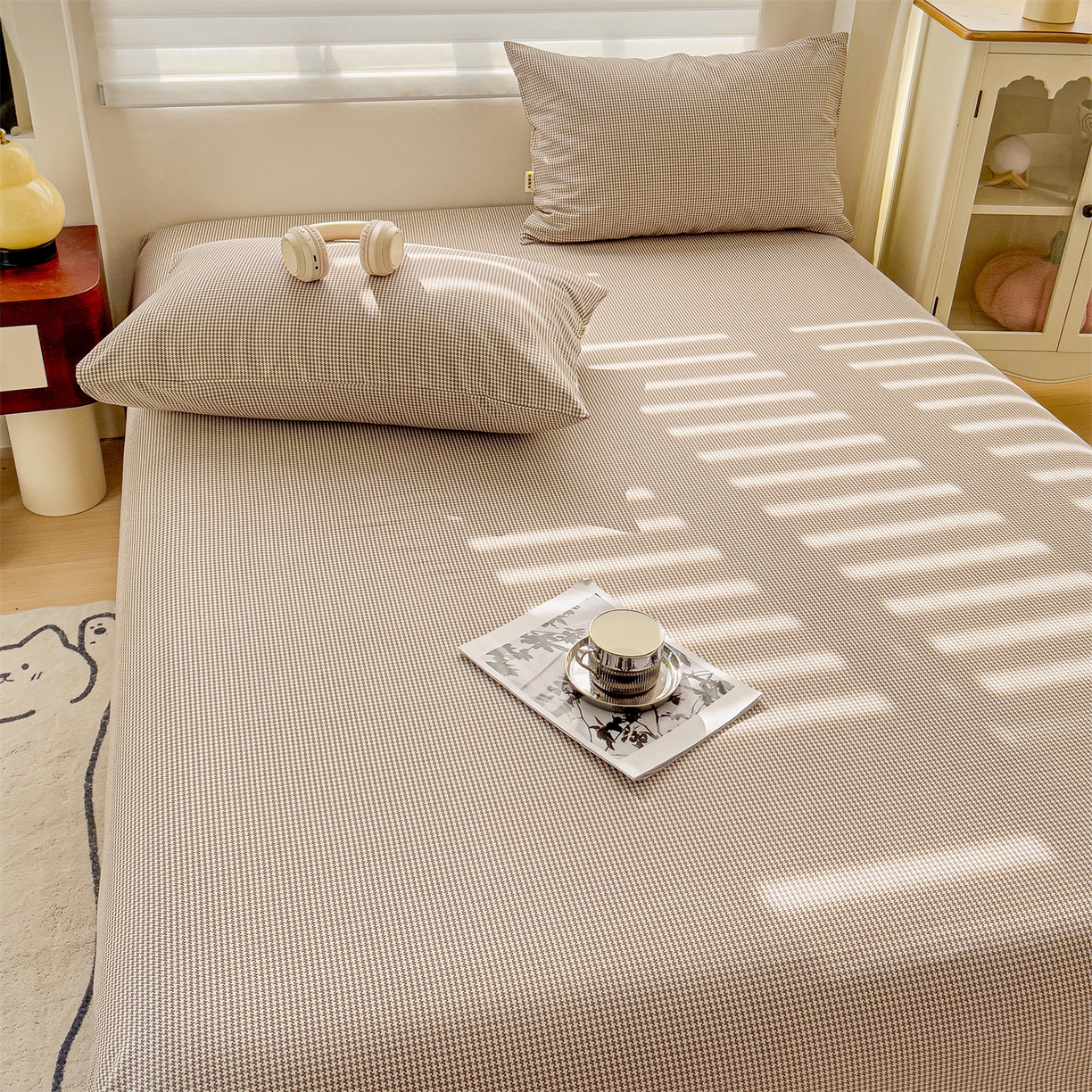 91家纺网 家纺一手货源 找家纺 名兮家居 2026新款全棉A类卡通简约时尚老粗布床单 千鸟格