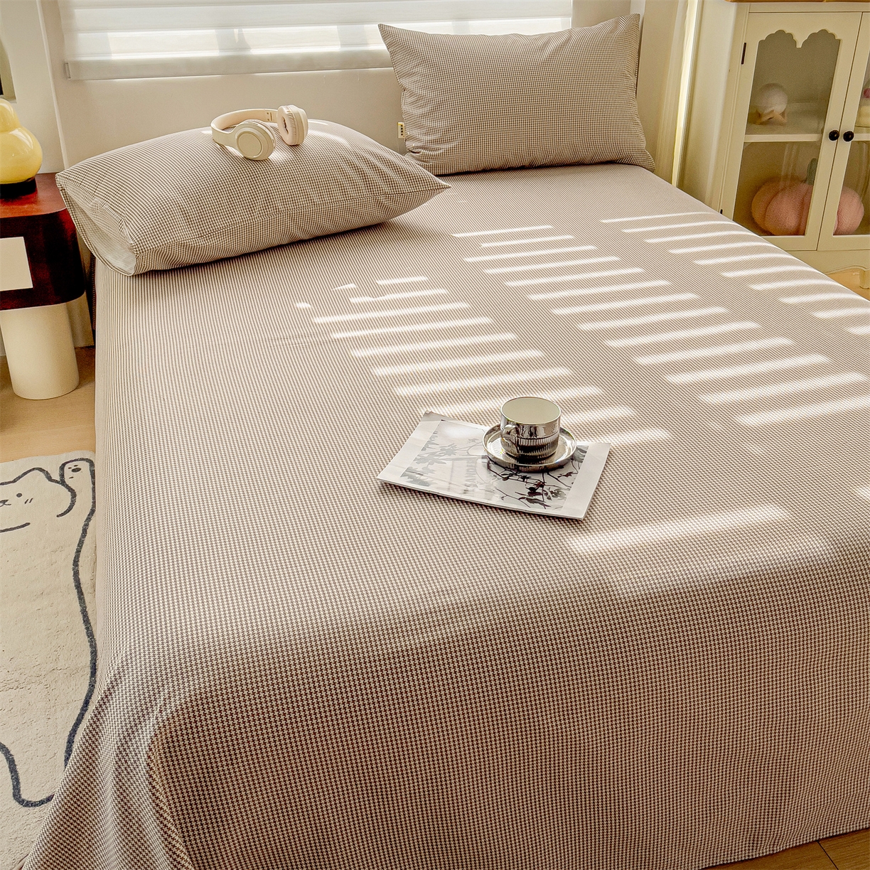 91家纺网 家纺一手货源 找家纺 名兮家居 2026新款全棉A类卡通简约时尚老粗布床单 千鸟格