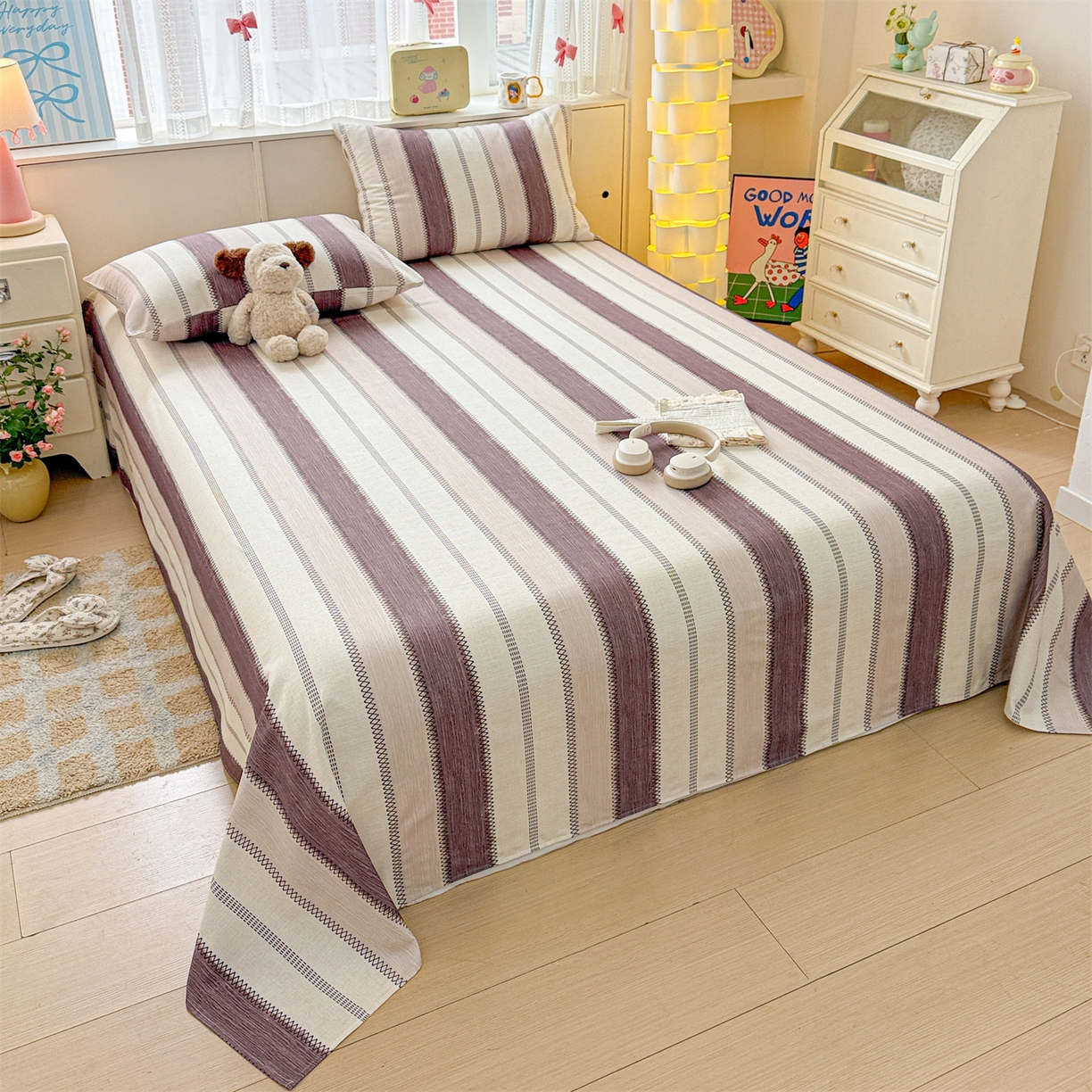 91家纺网 家纺一手货源 找家纺 名兮家居 2026新款全棉A类卡通简约时尚老粗布床单 竖条咖