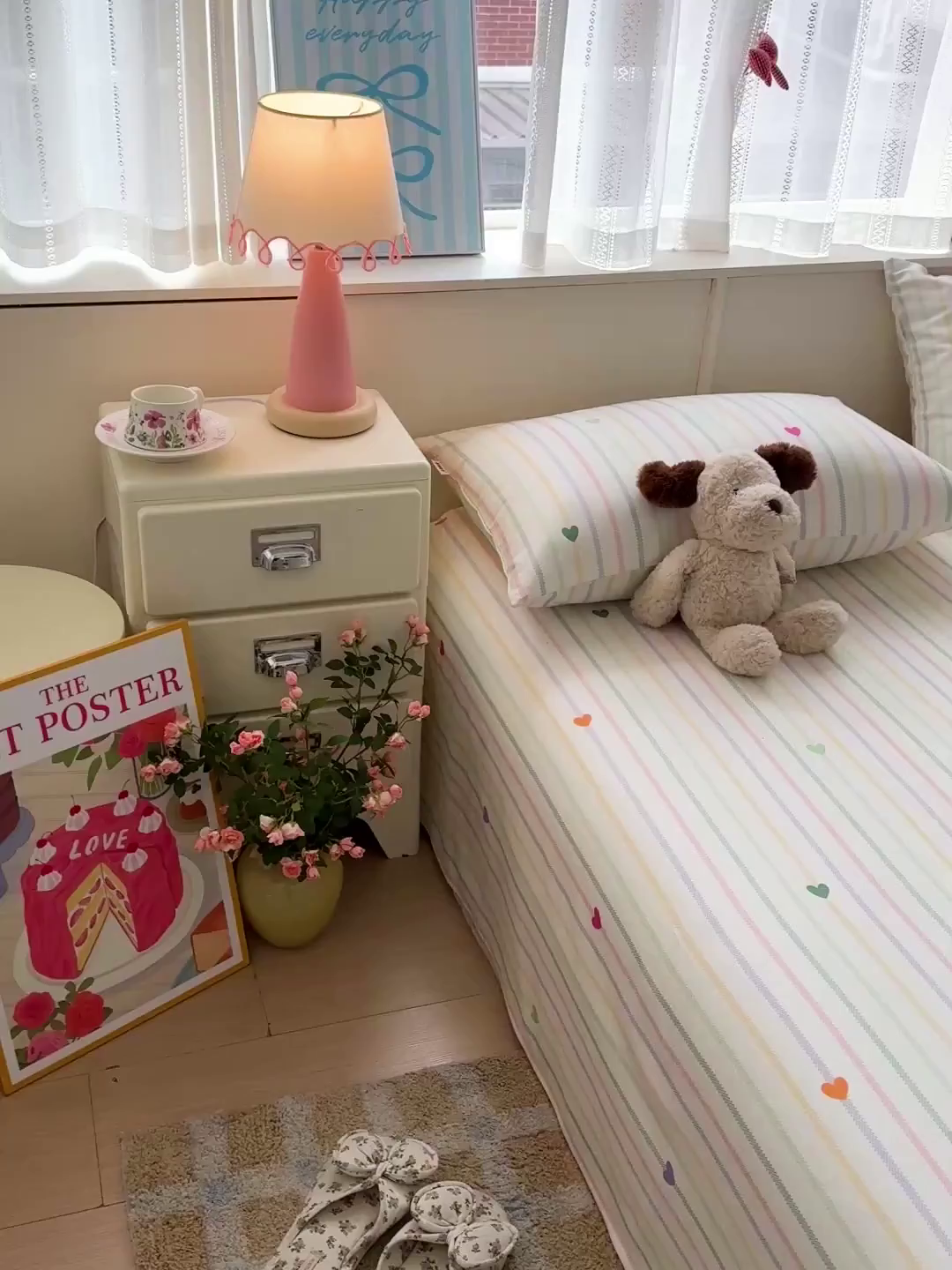 91家纺网 家纺一手货源 找家纺 名兮家居 2026新款全棉A类卡通简约时尚老粗布床单 竖条小爱心