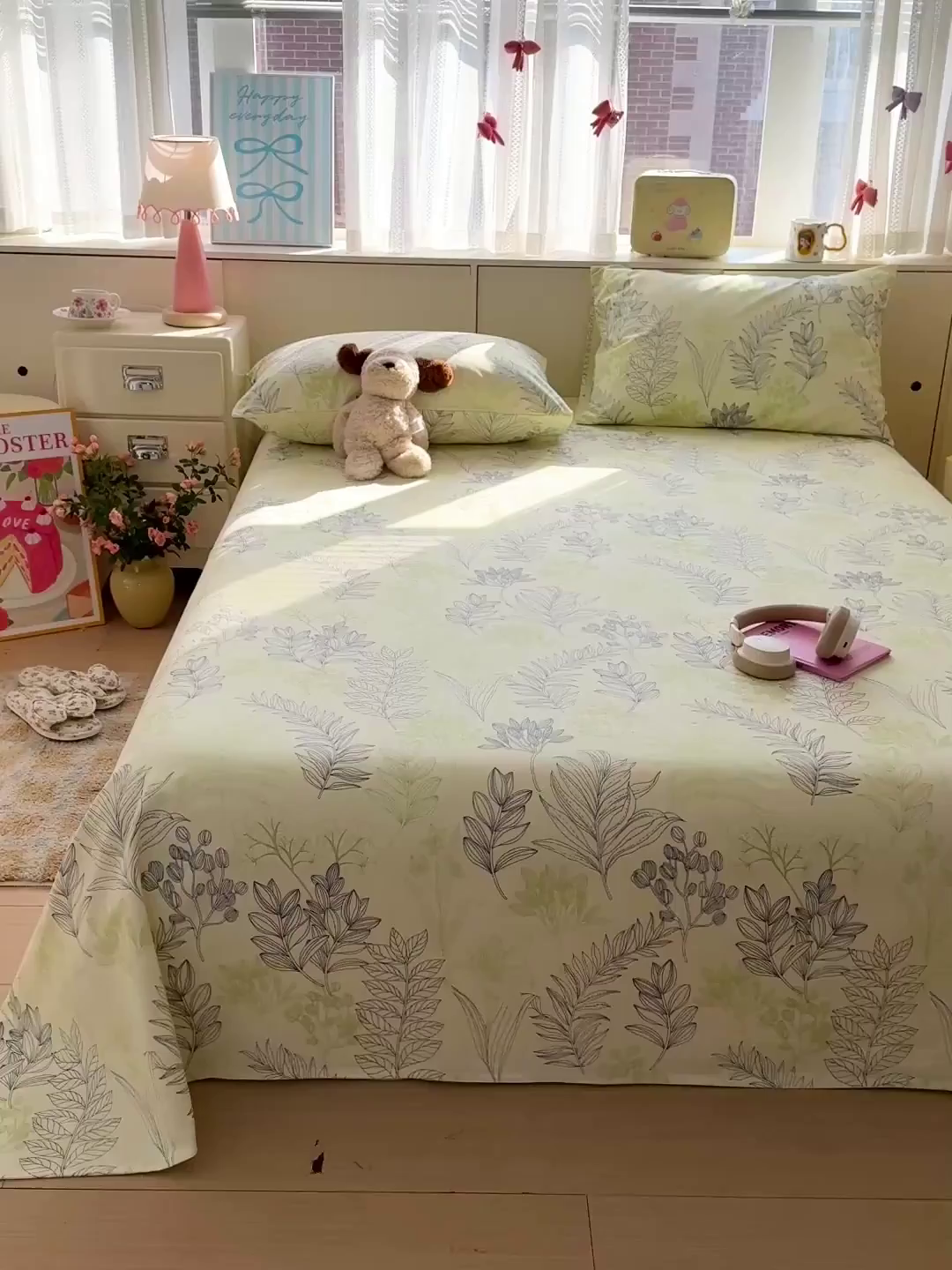 91家纺网 家纺一手货源 找家纺 名兮家居 2026新款全棉A类卡通简约时尚老粗布床单 繁花-绿