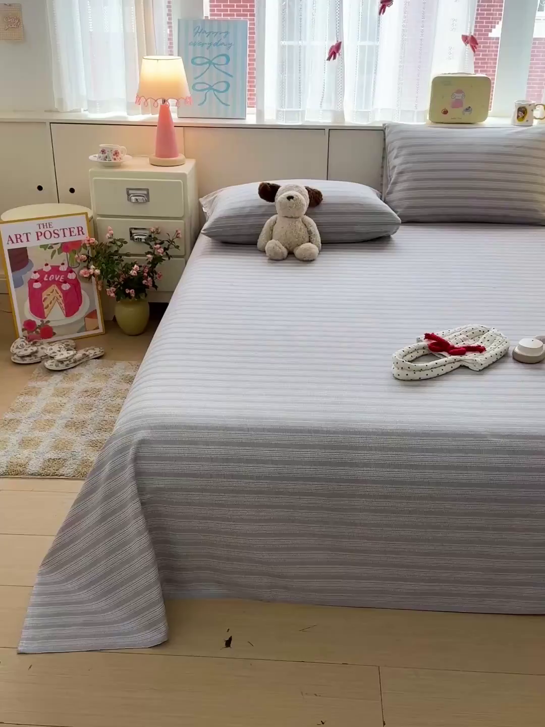 91家纺网 家纺一手货源 找家纺 名兮家居 2026新款全棉A类卡通简约时尚老粗布床单 条纹灰