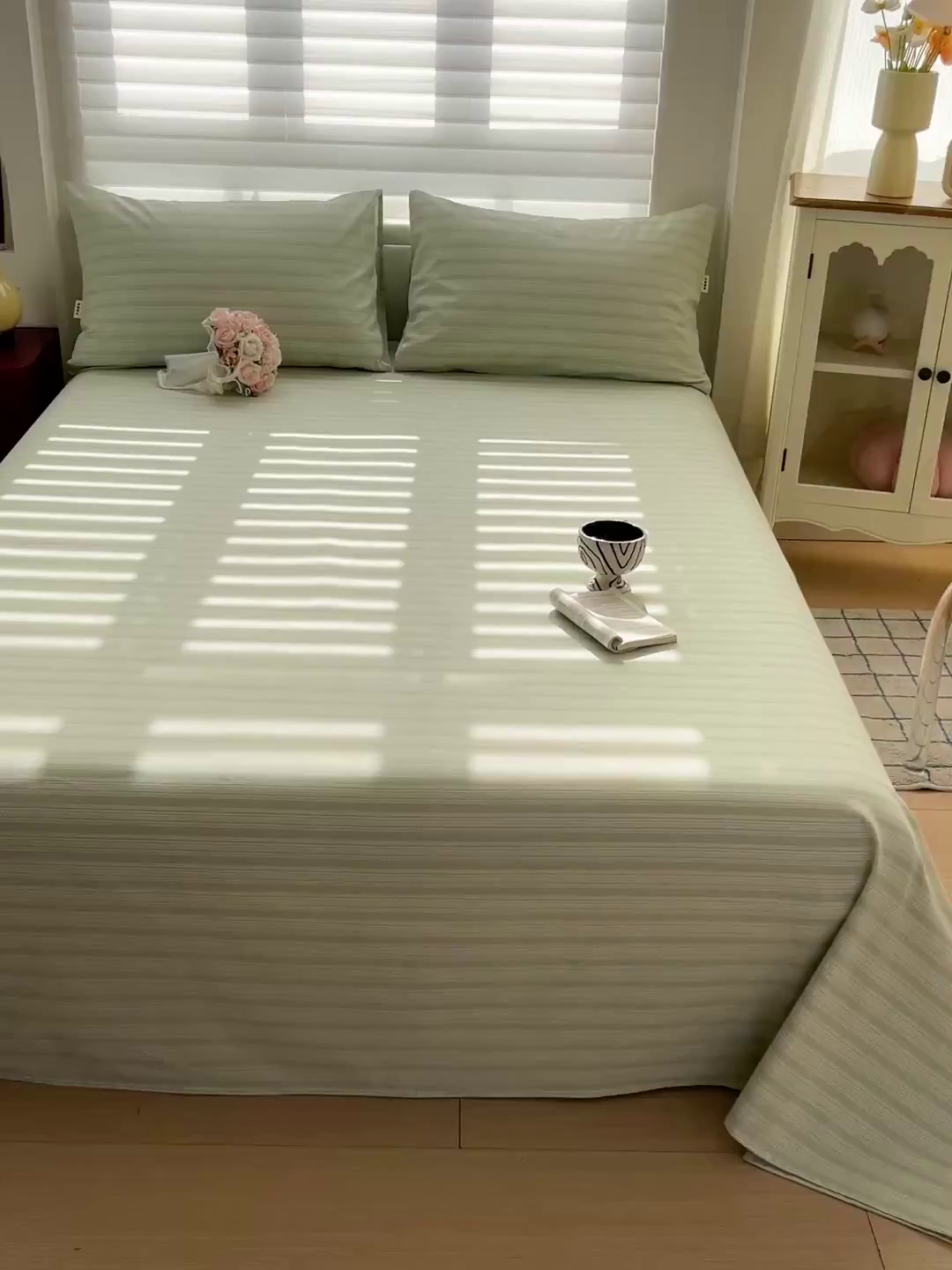 91家纺网 家纺一手货源 找家纺 名兮家居 2026新款全棉A类卡通简约时尚老粗布床单 条纹绿