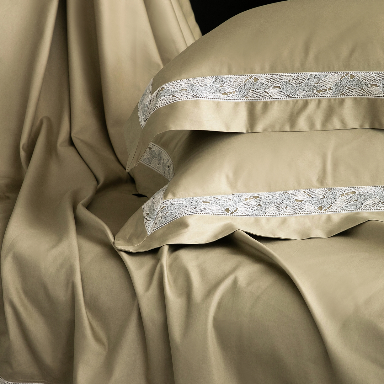 91家纺网 家纺一手货源 找家纺 蕾诺家纺 2026秋冬新品100支高定100S全棉四件套 棉森蔓-灰湖绿