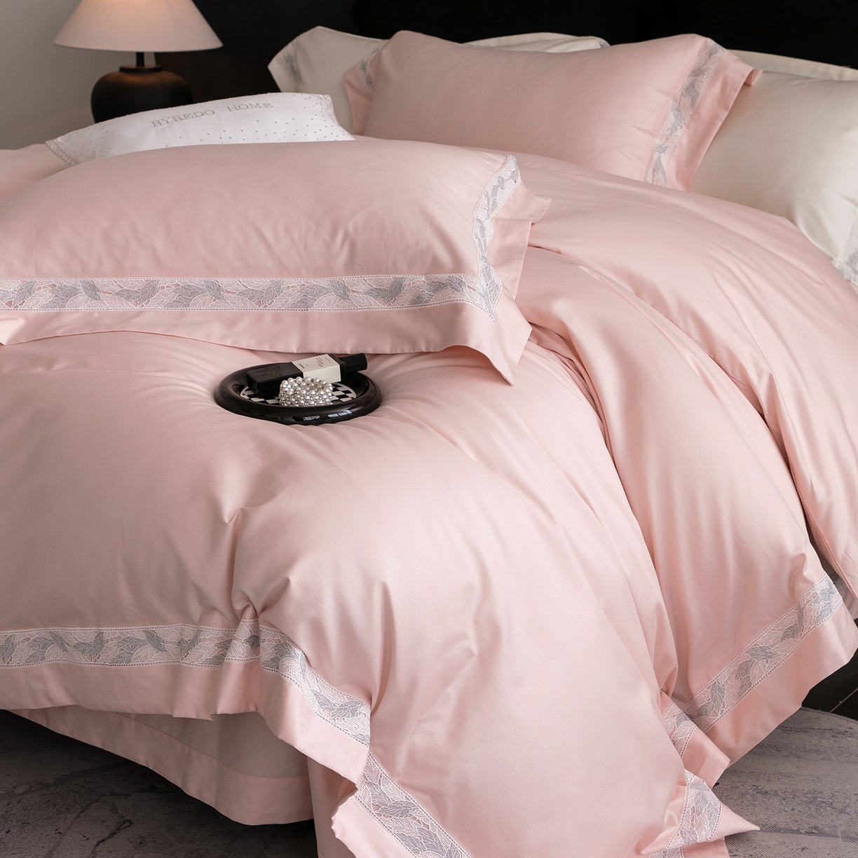 91家纺网 家纺一手货源 找家纺 蕾诺家纺 2026秋冬新品100支高定100S全棉四件套 棉森蔓-蔷薇粉