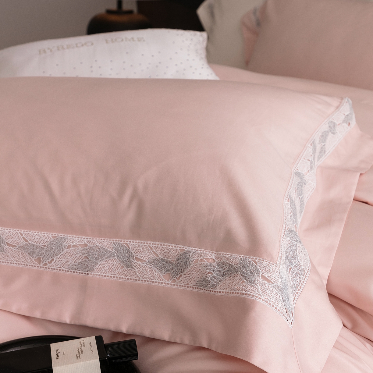 91家纺网 家纺一手货源 找家纺 蕾诺家纺 2026秋冬新品100支高定100S全棉四件套 棉森蔓-蔷薇粉