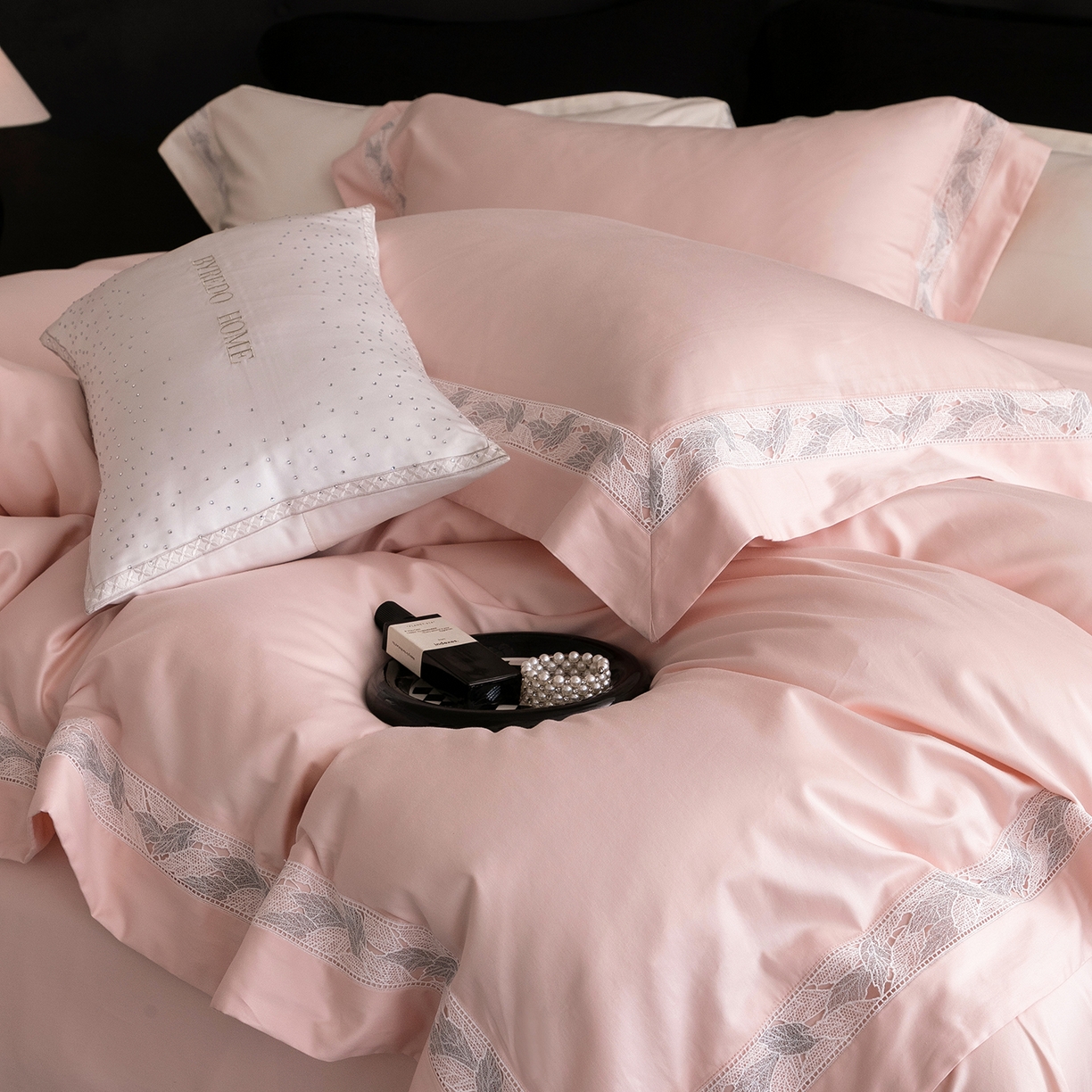 91家纺网 家纺一手货源 找家纺 蕾诺家纺 2026秋冬新品100支高定100S全棉四件套 棉森蔓-蔷薇粉