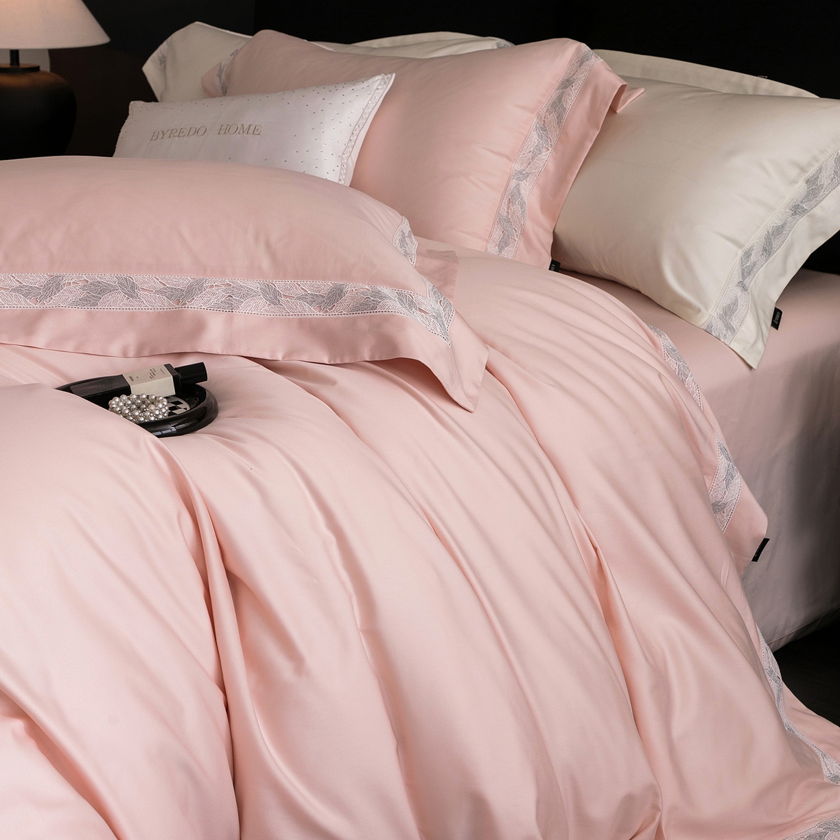 91家纺网 家纺一手货源 找家纺 蕾诺家纺 2026秋冬新品100支高定100S全棉四件套 棉森蔓-蔷薇粉