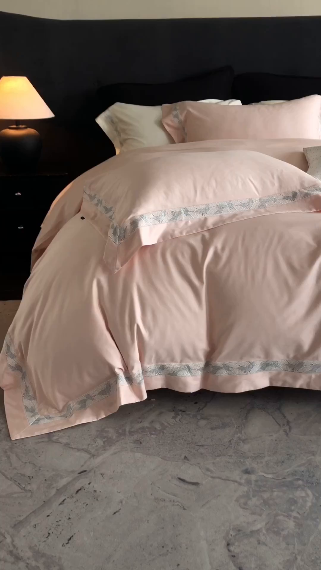 91家纺网 家纺一手货源 找家纺 蕾诺家纺 2026秋冬新品100支高定100S全棉四件套 棉森蔓-蔷薇粉