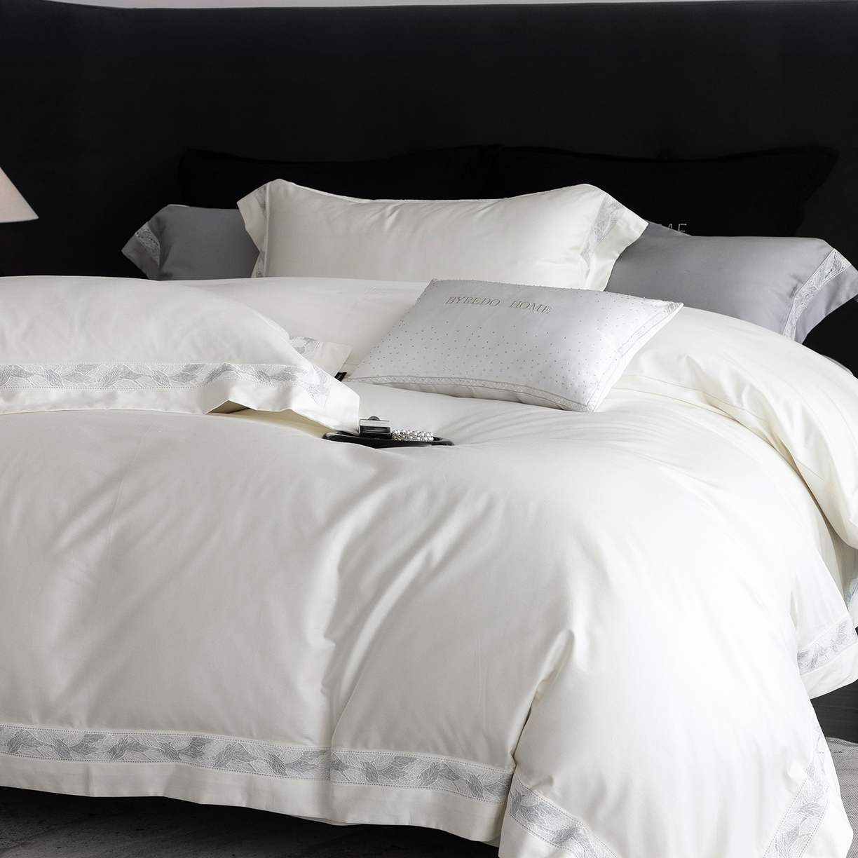 91家纺网 家纺一手货源 找家纺 蕾诺家纺 2026秋冬新品100支高定100S全棉四件套 棉森蔓-月光白