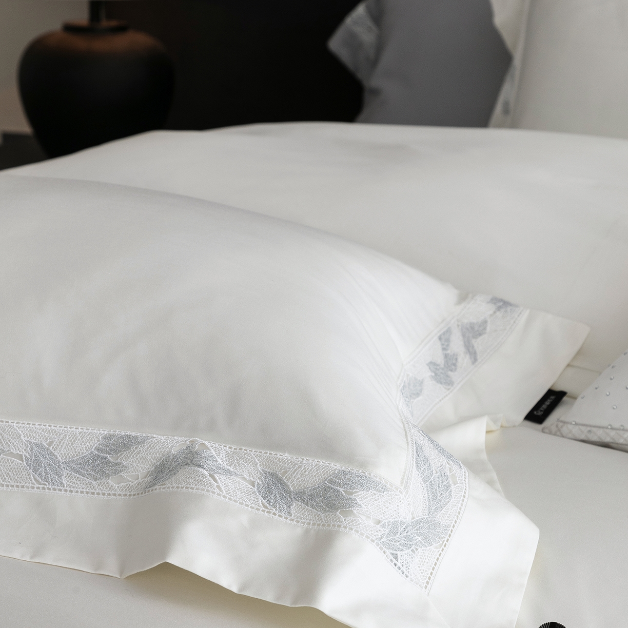 91家纺网 家纺一手货源 找家纺 蕾诺家纺 2026秋冬新品100支高定100S全棉四件套 棉森蔓-月光白