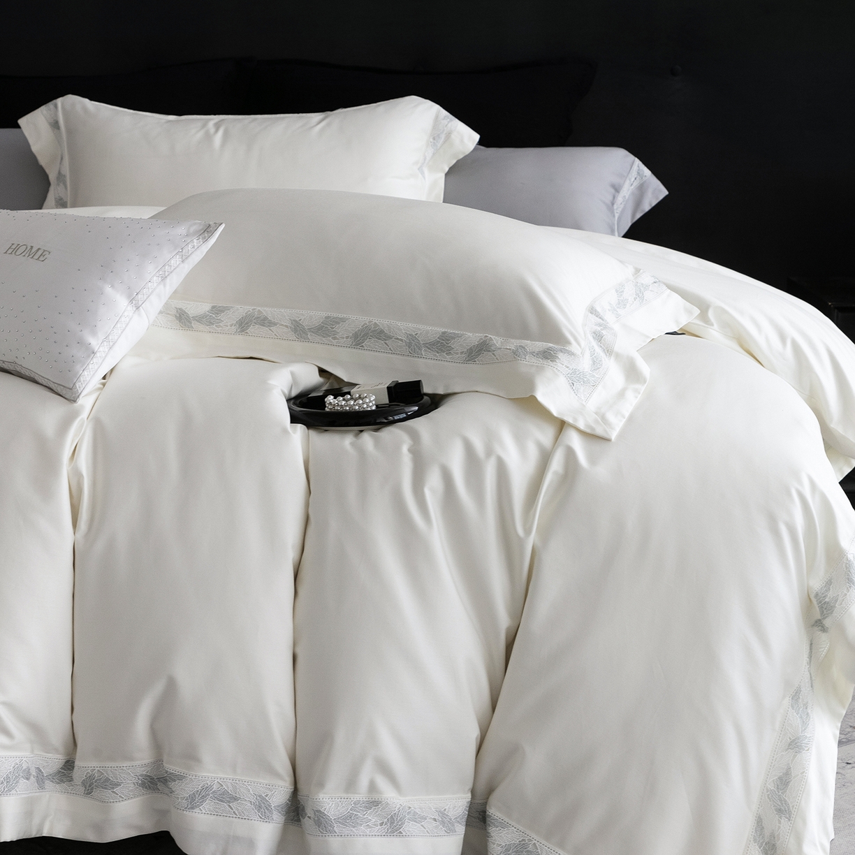 91家纺网 家纺一手货源 找家纺 蕾诺家纺 2026秋冬新品100支高定100S全棉四件套 棉森蔓-月光白