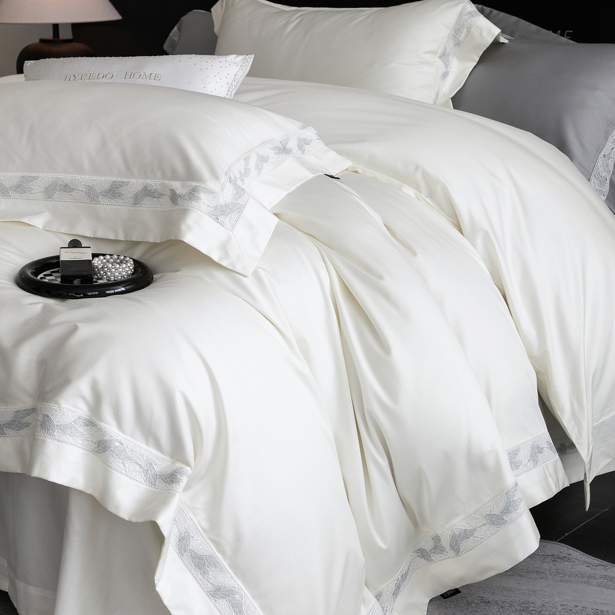 91家纺网 家纺一手货源 找家纺 蕾诺家纺 2026秋冬新品100支高定100S全棉四件套 棉森蔓-月光白