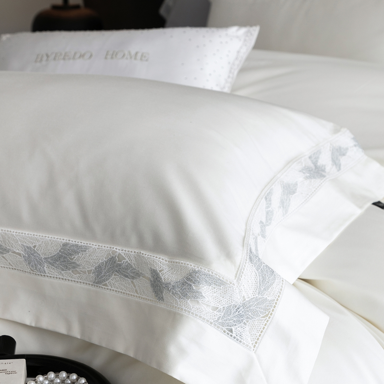 91家纺网 家纺一手货源 找家纺 蕾诺家纺 2026秋冬新品100支高定100S全棉四件套 棉森蔓-月光白