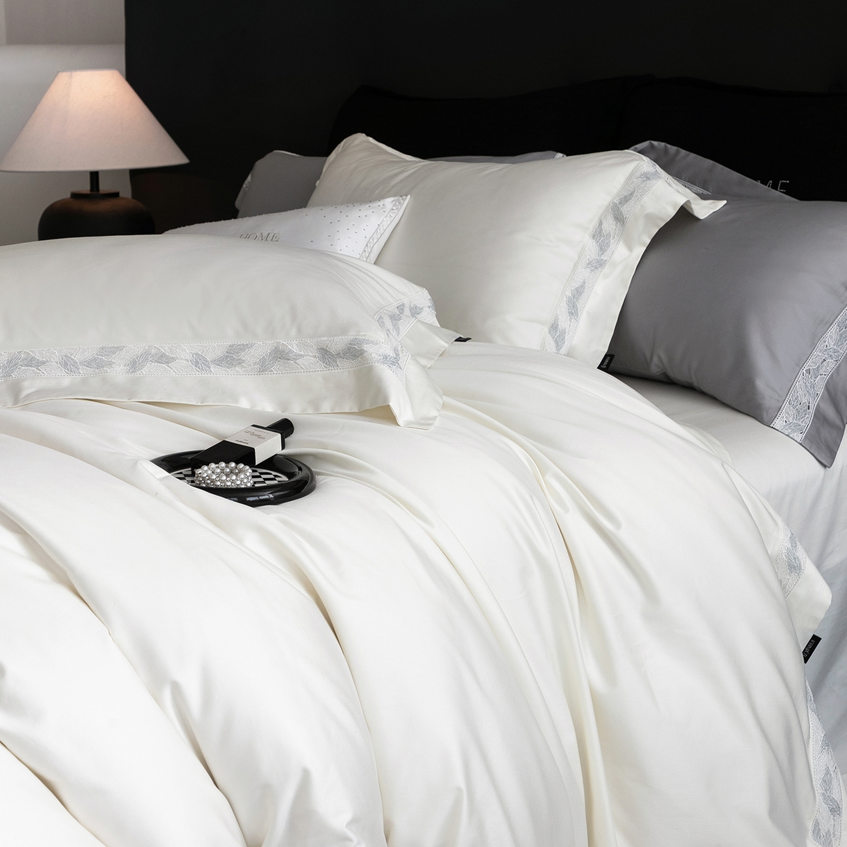 91家纺网 家纺一手货源 找家纺 蕾诺家纺 2026秋冬新品100支高定100S全棉四件套 棉森蔓-月光白