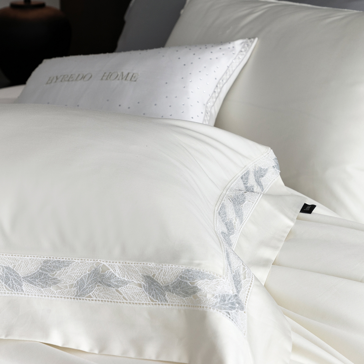 91家纺网 家纺一手货源 找家纺 蕾诺家纺 2026秋冬新品100支高定100S全棉四件套 棉森蔓-月光白