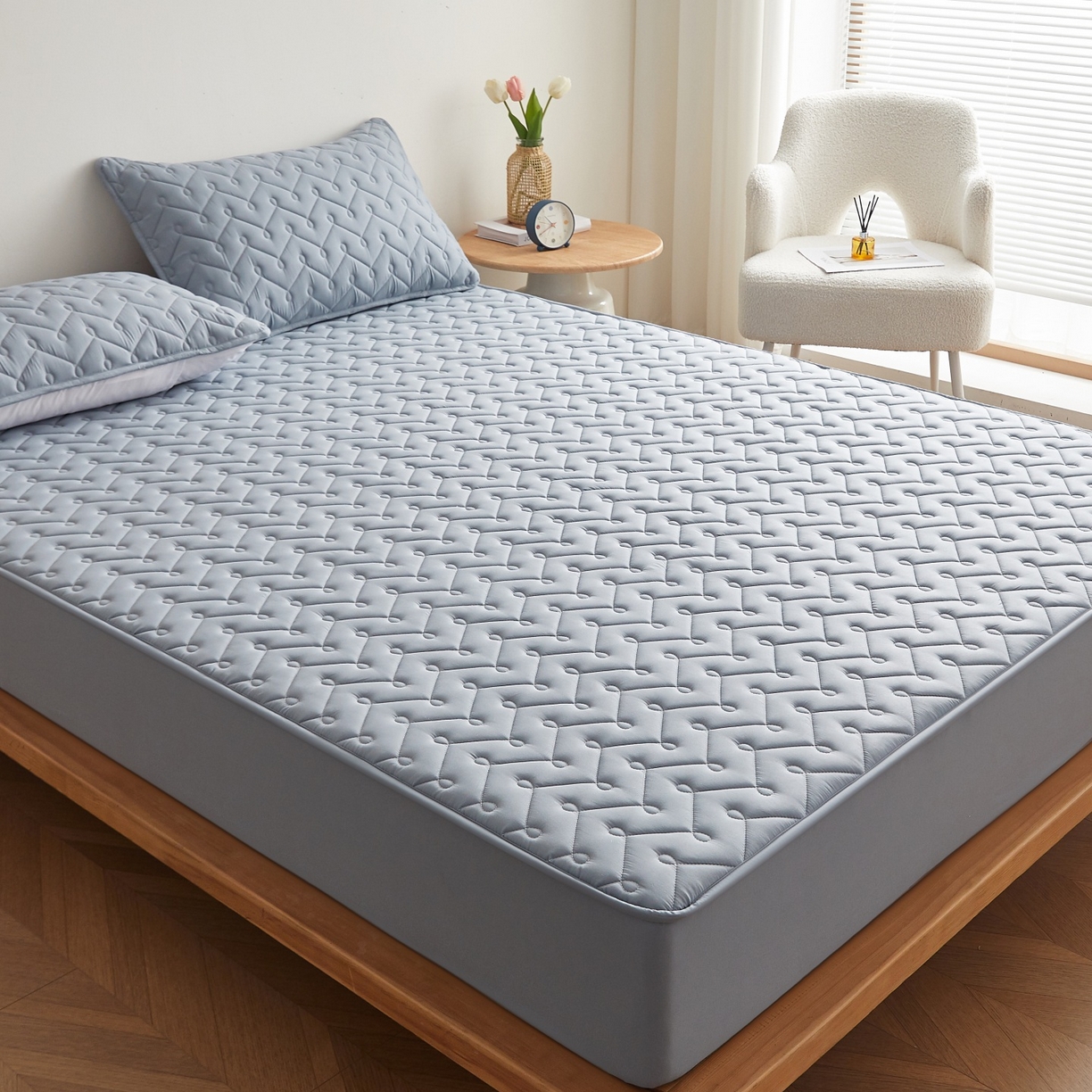 91家纺网 家纺一手货源 找家纺 （总）蕾诺家纺 2026新款波浪纹纯棉全包裹床罩防滑防尘夹棉床笠