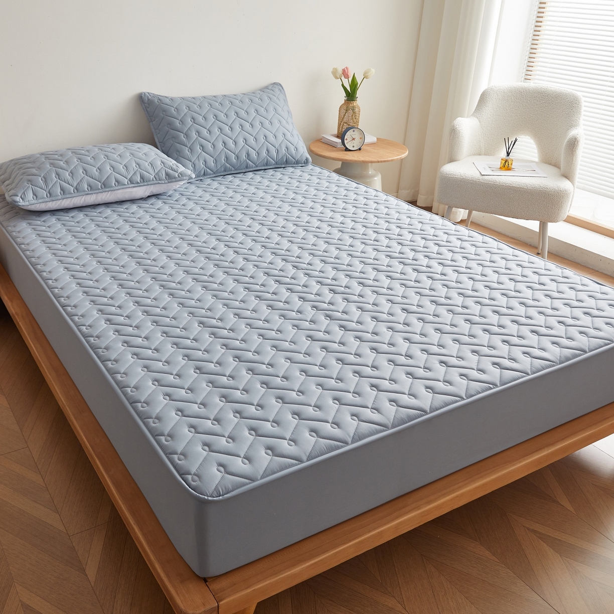 91家纺网 家纺一手货源 找家纺 （总）蕾诺家纺 2026新款波浪纹纯棉全包裹床罩防滑防尘夹棉床笠