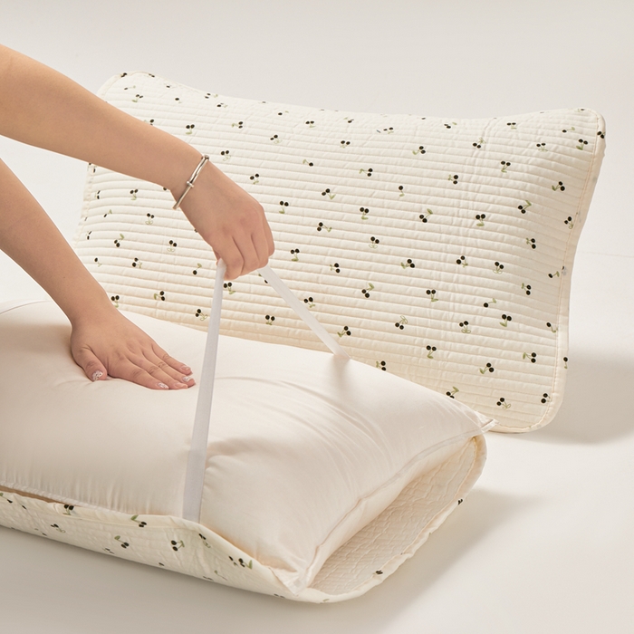 91家纺网 家纺一手货源 找家纺 永旺家纺 2026新款全棉亲肤防水枕巾防水隔脏 樱桃奶绿-黑