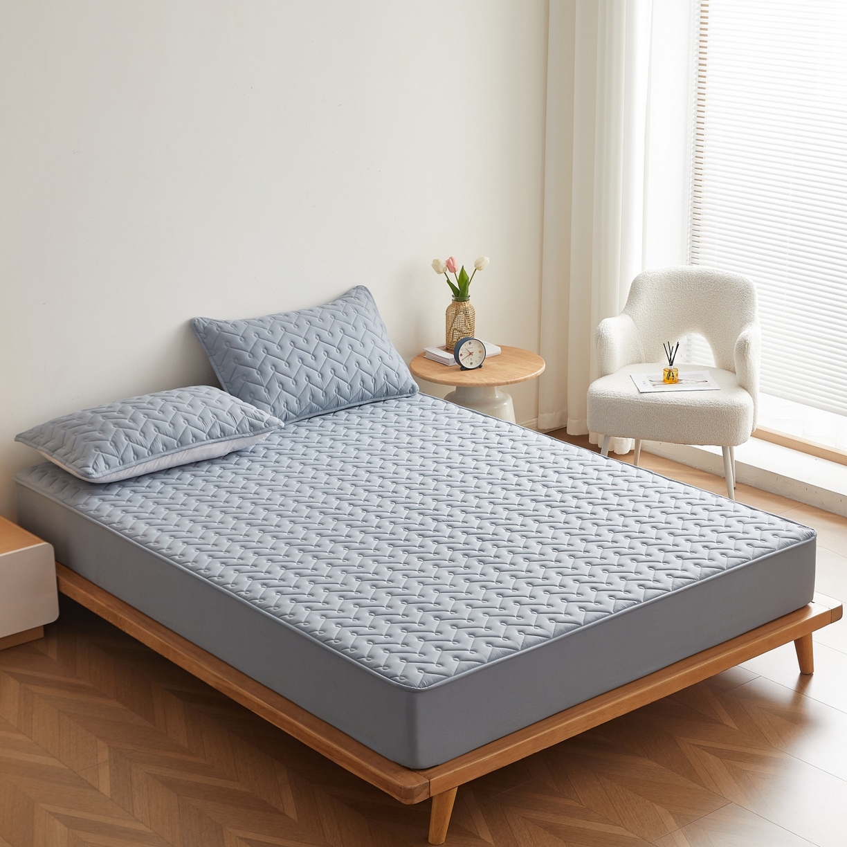 91家纺网 家纺一手货源 找家纺 （总）蕾诺家纺 2026新款波浪纹纯棉全包裹床罩防滑防尘夹棉床笠