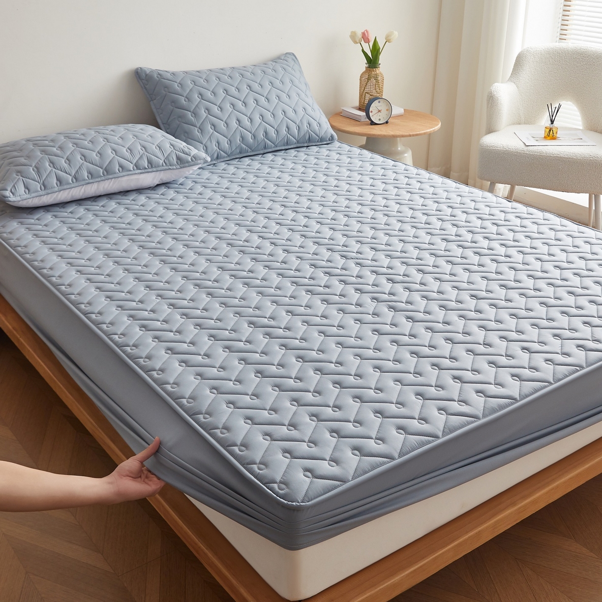 91家纺网 家纺一手货源 找家纺 （总）蕾诺家纺 2026新款波浪纹纯棉全包裹床罩防滑防尘夹棉床笠