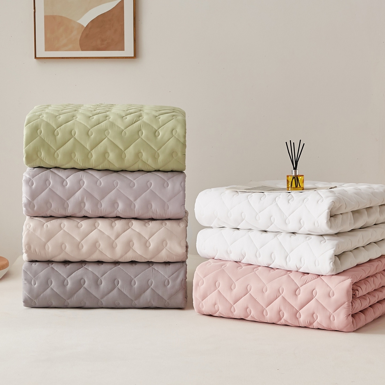 91家纺网 家纺一手货源 找家纺 （总）蕾诺家纺 2026新款波浪纹纯棉全包裹床罩防滑防尘夹棉床笠