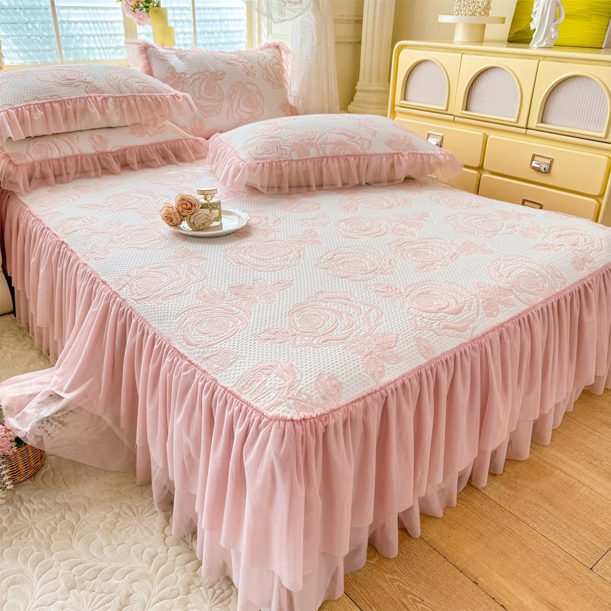 91家纺网 家纺一手货源 找家纺 （总）绒棉世家 2026新款-高克重PE聚乙中分子提花刺绣法式花边复合凉感软席山茶花系列