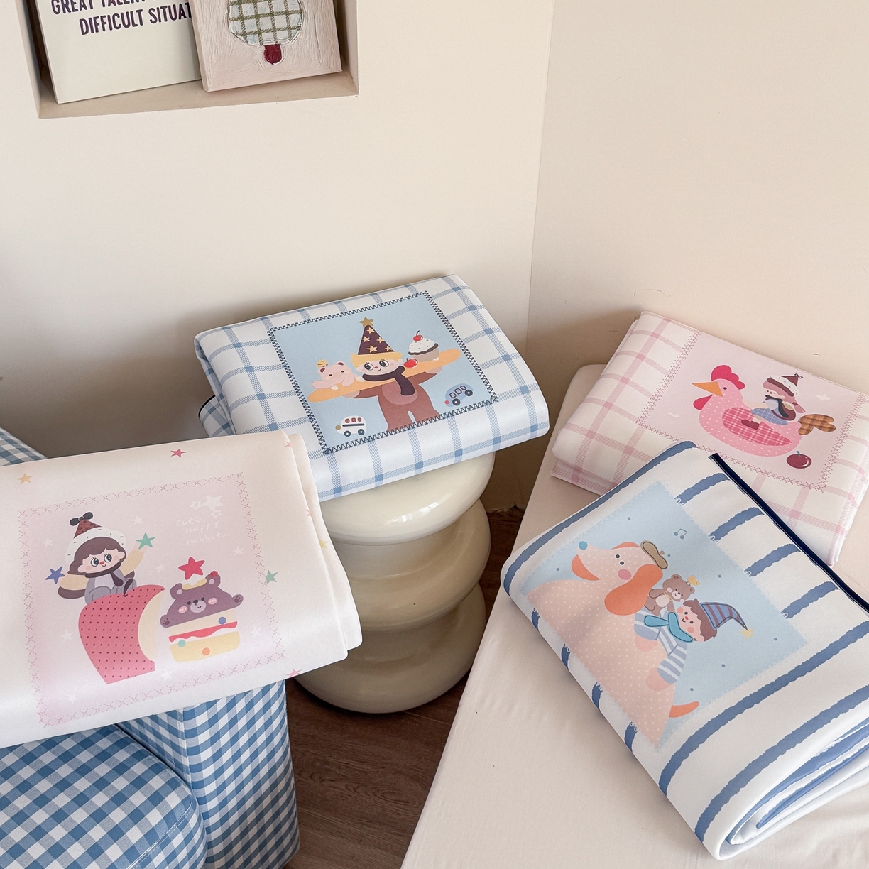 91家纺网 家纺一手货源 找家纺 美乐迪家纺 2026新款织标款大版水光冰丝凉席席子凉席 组合图（仅供展示不可下单）