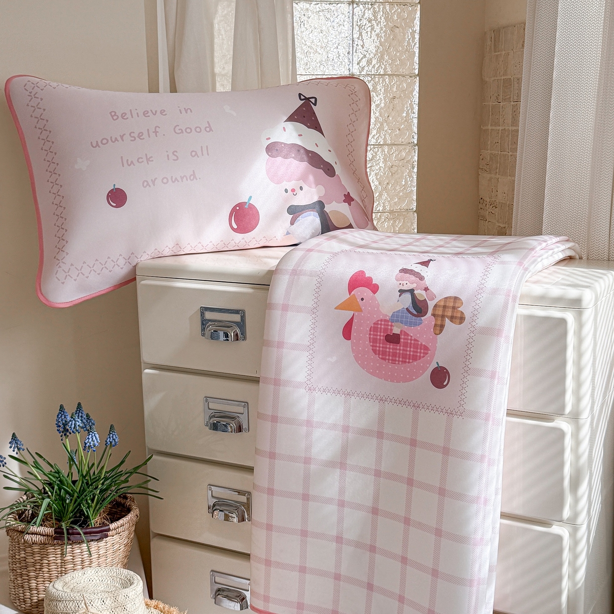 91家纺网 家纺一手货源 找家纺 美乐迪家纺 2026新款织标款大版水光冰丝凉席席子凉席 大鸡大利