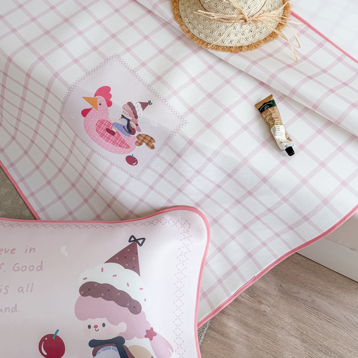 91家纺网 家纺一手货源 找家纺 美乐迪家纺 2026新款织标款大版水光冰丝凉席席子凉席 大鸡大利