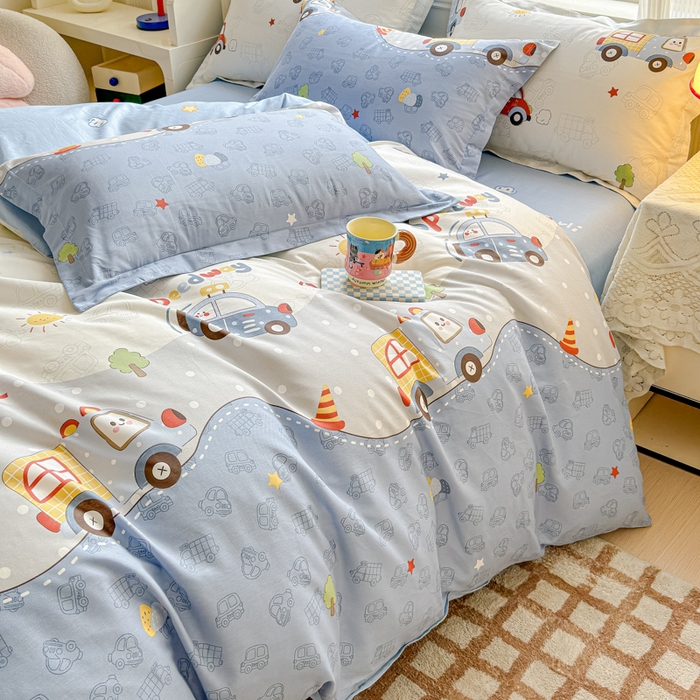 91家纺网 家纺一手货源 找家纺 U品汇 2026新品纯棉全棉印花四件套小清新卡通花卉13070喷气 车车环游记