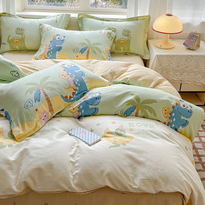 91家纺网 家纺一手货源 找家纺 U品汇 2026新品纯棉全棉印花四件套小清新卡通花卉13070喷气 度假恐龙绿