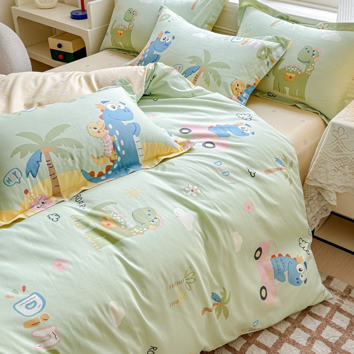 91家纺网 家纺一手货源 找家纺 U品汇 2026新品纯棉全棉印花四件套小清新卡通花卉13070喷气 度假恐龙绿