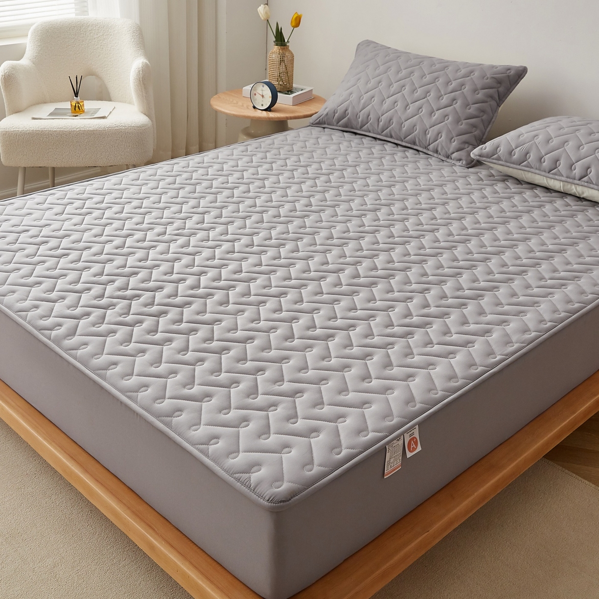 91家纺网 家纺一手货源 找家纺 蕾诺家纺 2026新款波浪纹纯棉全包裹床罩防滑防尘夹棉床笠 波浪纹深灰