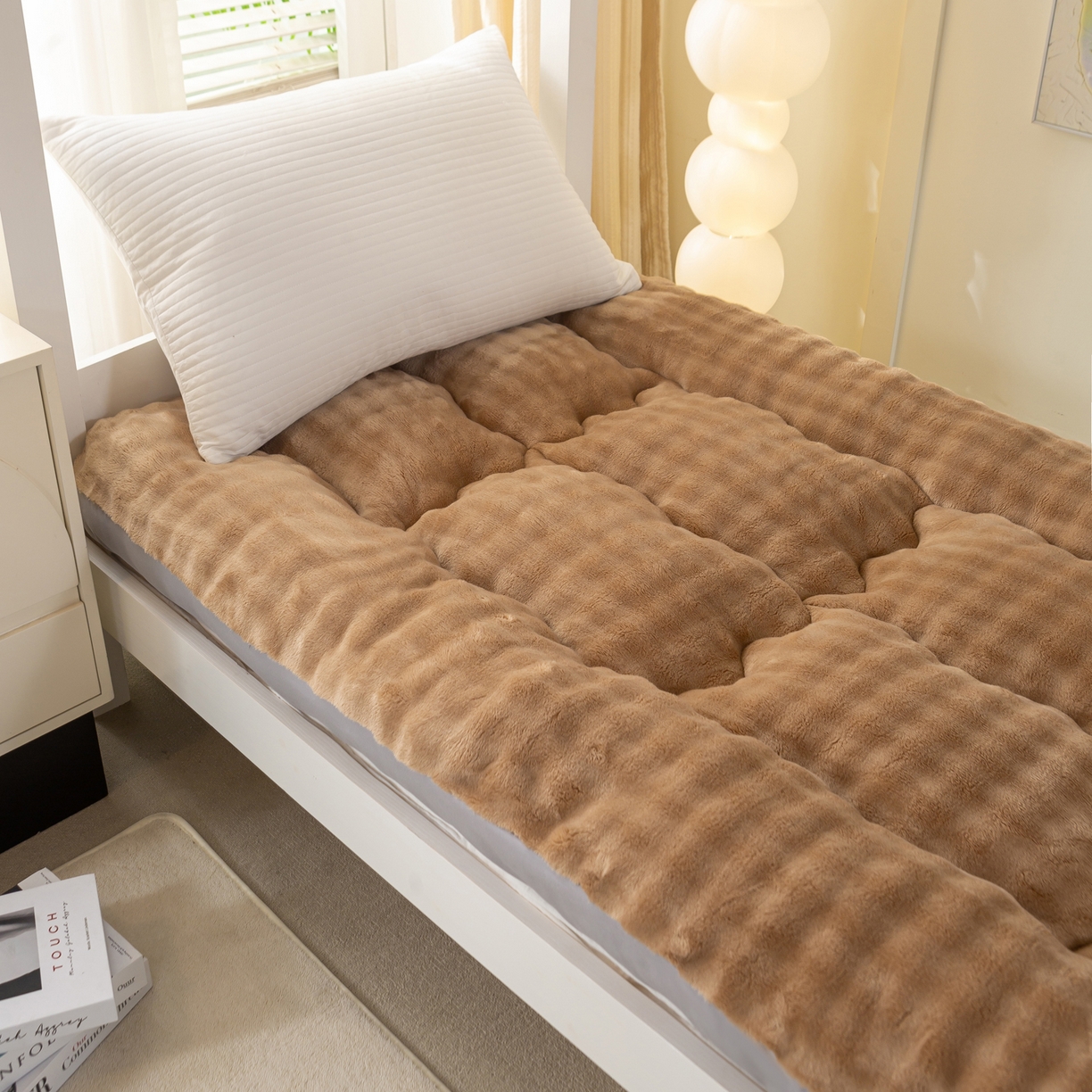 91家纺网 家纺一手货源 找家纺 （总）蕾诺家纺 2026新款高克重牛奶兔毛绒学生通用保暖床垫