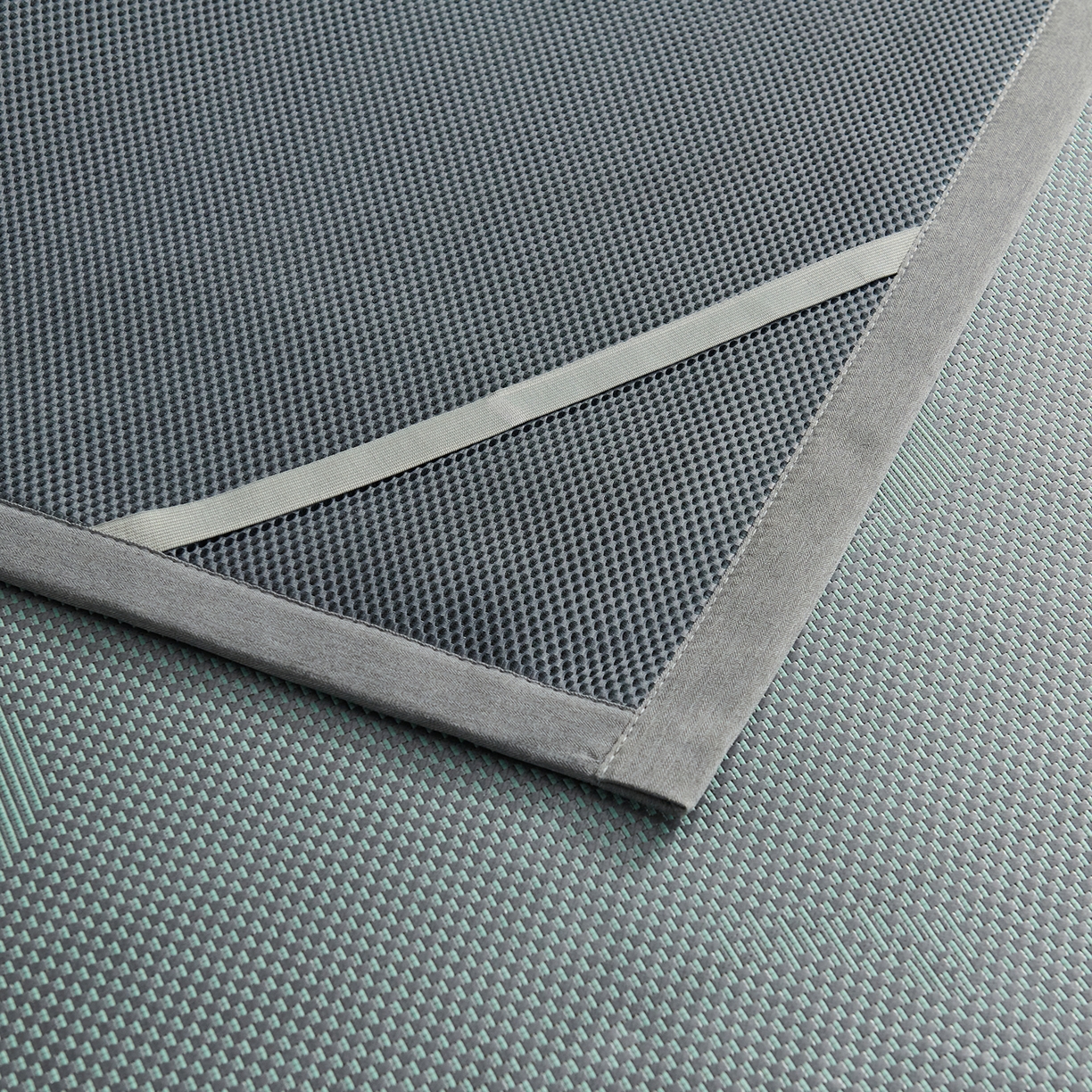 91家纺网 家纺一手货源 找家纺 步步高席业 2026新款3D复合防滑冰藤席凉席三件套-爱心系列 爱心  绿