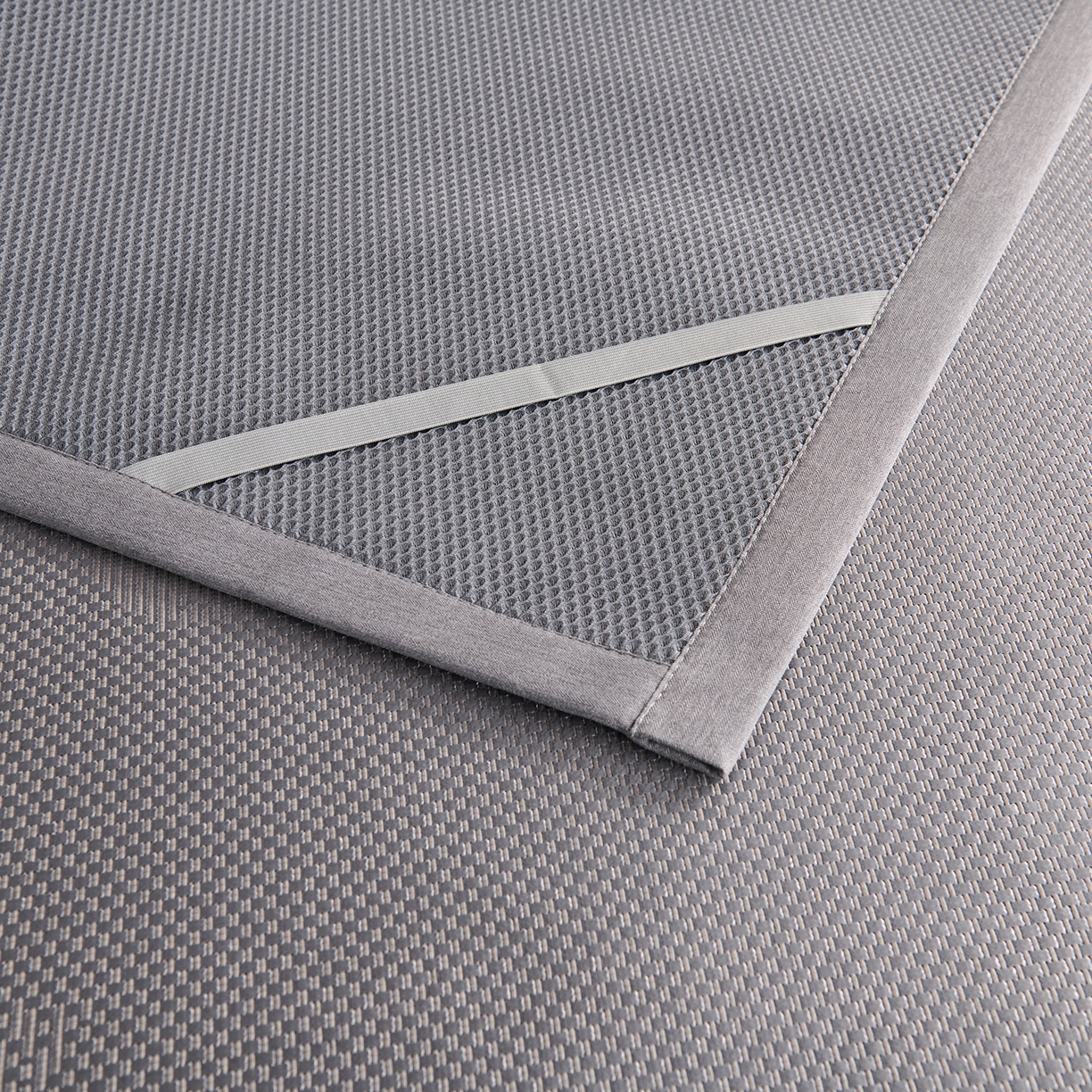 91家纺网 家纺一手货源 找家纺 步步高席业 2026新款3D复合防滑冰藤席凉席三件套-爱心系列 爱心 灰