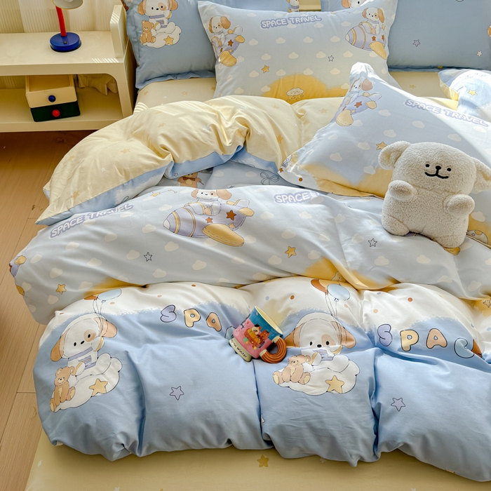 91家纺网 家纺一手货源 找家纺 U品汇 2026新品纯棉全棉印花四件套小清新卡通花卉13070喷气 汪汪宇航记