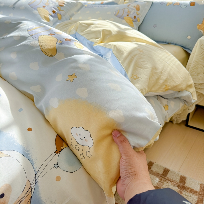 91家纺网 家纺一手货源 找家纺 U品汇 2026新品纯棉全棉印花四件套小清新卡通花卉13070喷气 汪汪宇航记