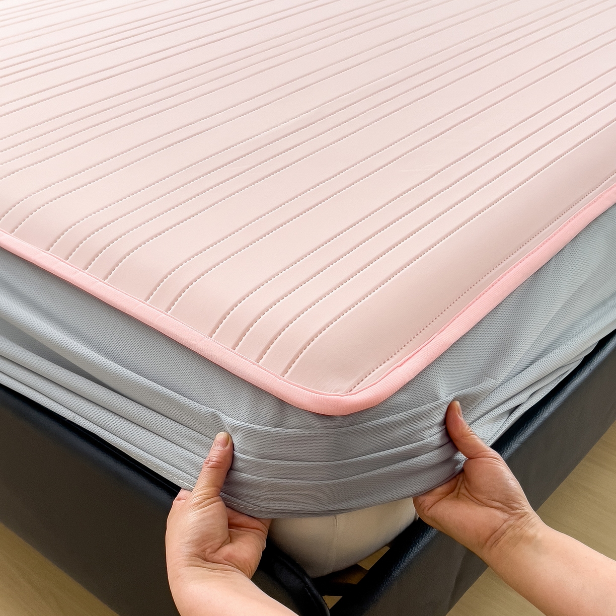 91家纺网 家纺一手货源 找家纺 丝羽坊 2026新款云朵凉感纯色小冰皮软凉席-床笠款 浅粉