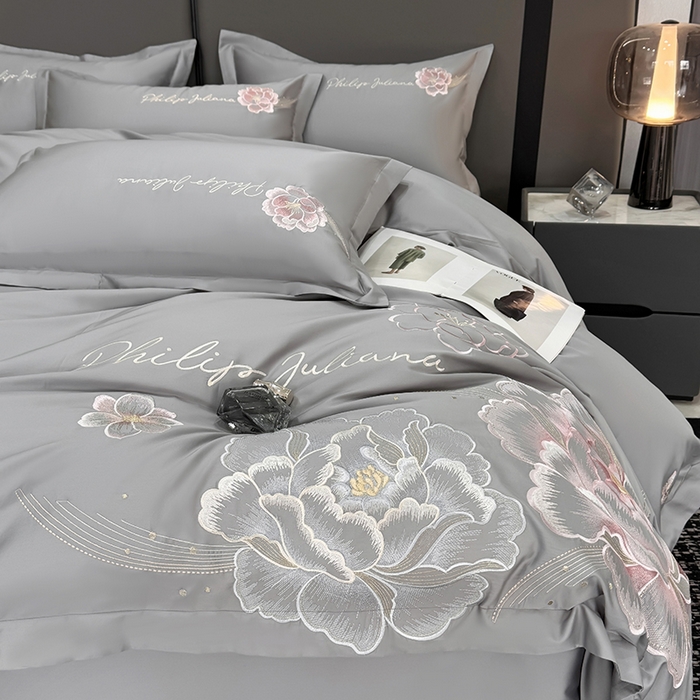 91家纺网 家纺一手货源 找家纺 女子家纺 2026新款A类新款新疆长绒棉澳棉高端全棉纯棉绣花四件套-花富贵 高级灰