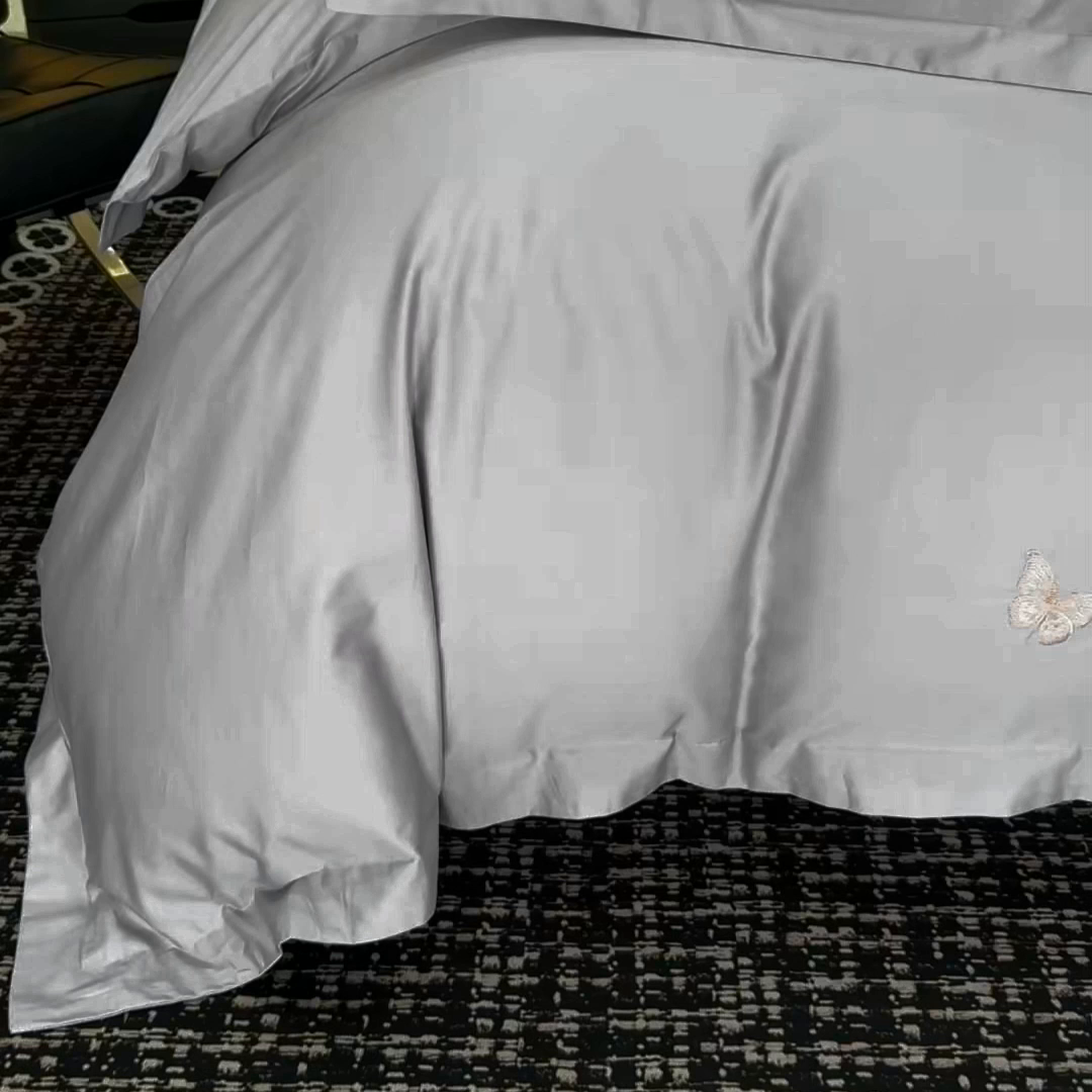 91家纺网 家纺一手货源 找家纺 女子家纺 2026新款A类新款新疆长绒棉澳棉高端全棉纯棉绣花四件套-花富贵 高级灰