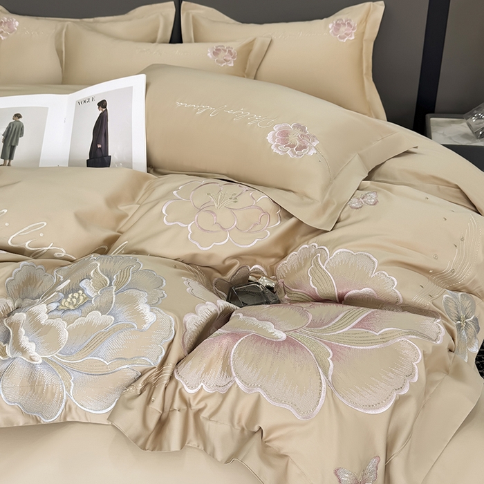 91家纺网 家纺一手货源 找家纺 女子家纺 2026新款A类新款新疆长绒棉澳棉高端全棉纯棉绣花四件套-花富贵 浅香槟