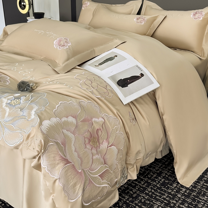 91家纺网 家纺一手货源 找家纺 女子家纺 2026新款A类新款新疆长绒棉澳棉高端全棉纯棉绣花四件套-花富贵 浅香槟